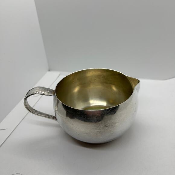 Tudor Plate Oneida Community Vintage Creamer Silverplate Floral Handle - Picture 7 of 7